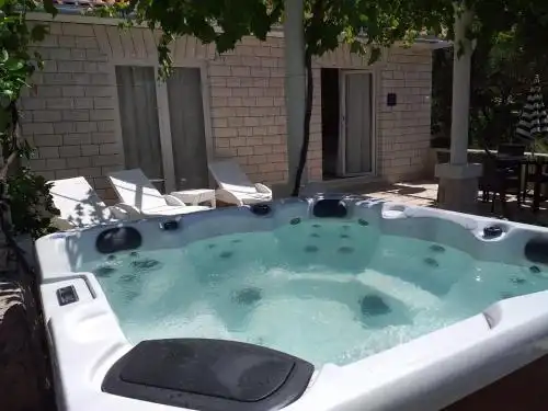 Bed & Breakfast Villa Vrgorac - 1