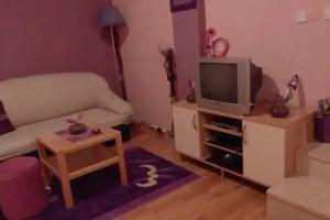 Guest House «House Andja with Pool», Bagnole