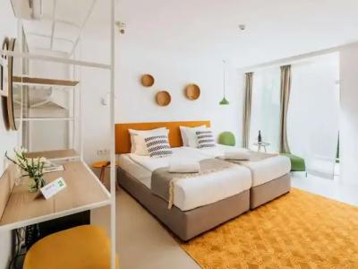 ibis Styles Golden Sands Roomer - 6