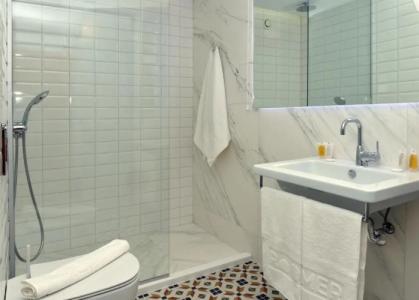 ibis Styles Golden Sands Roomer - 13