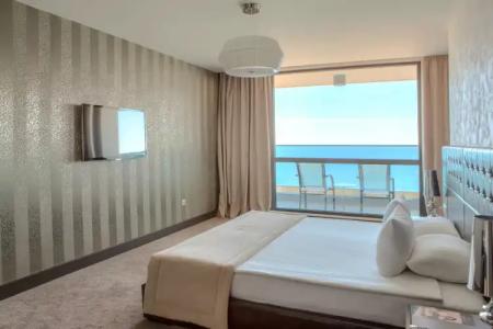 International Casino & Tower Suites - 152