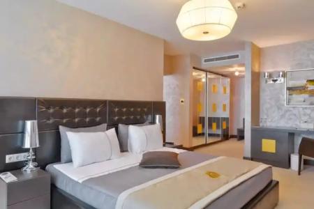 International Casino & Tower Suites - 155