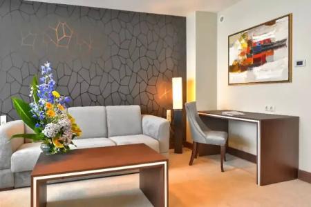 International Casino & Tower Suites - 136