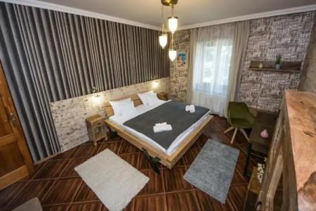 Platan Garden Rooms & Restaurant - 16