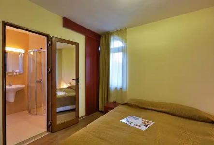 Forest Nook Aparthotel - 6