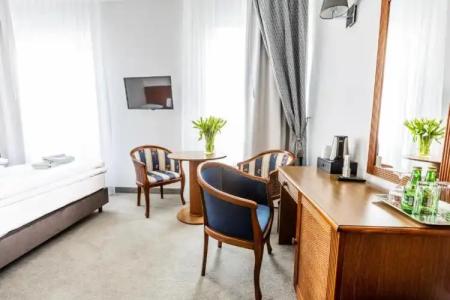 Pod Złotą Różą - 33