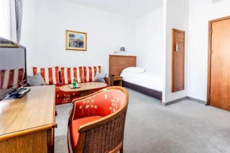 Pod Złotą Różą - 61