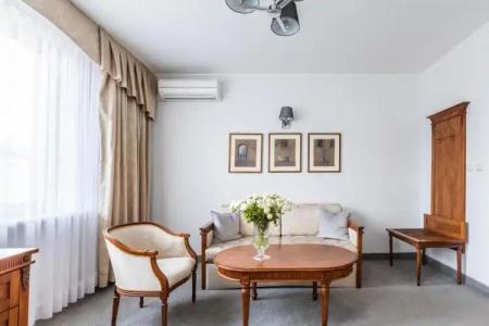 Pod Złotą Różą - 56