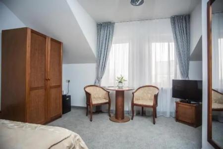 Pod Złotą Różą - 44