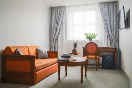 Pod Złotą Różą - 77