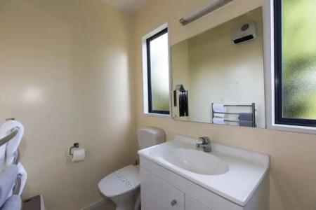 Riccarton Mall Motel - 8