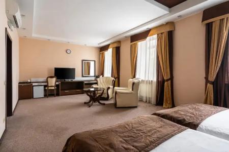 Губернский - 128