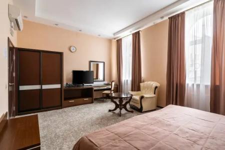 Губернский - 104