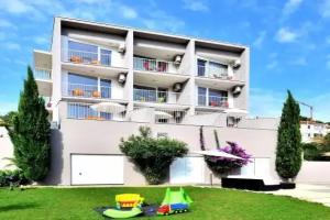 BRETIA apartments & more, Sutivan