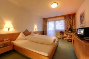 Hotel Belmont, Fiss