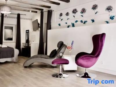 Galeria Valeria Seaside Downtown - Mag Quaint & Elegant Boutiques - 225