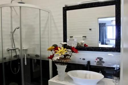 Galeria Valeria Seaside Downtown - Mag Quaint & Elegant Boutiques - 10