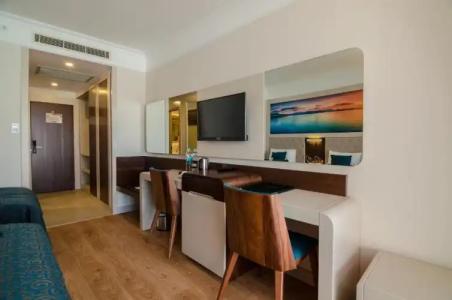 The Lumos Deluxe Resort & Spa - 56