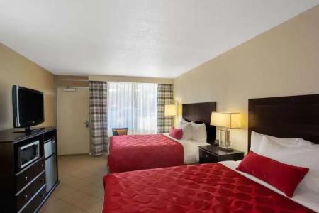 Ramada by Wyndham Venice Venezia - 3