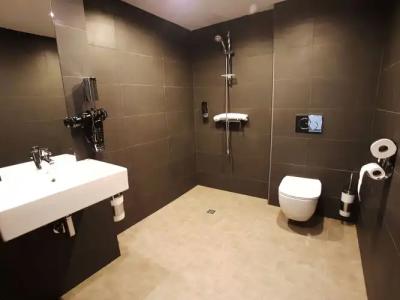 Planets One Adults Only +16 - 7