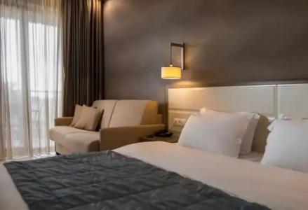 Cosmopolitan & Spa - 50