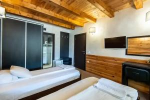 Hotel Enigma, Zabljak