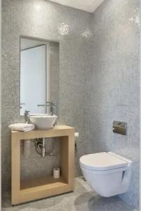 Sound Garden Airport - 9