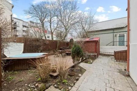 Baldursbrá Guesthouse - 37