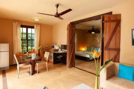Villas des Alizes Beachfront Suites and Garden Villas - 32
