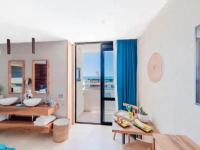 CUMEJA Beach Club & - 82