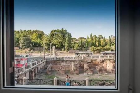 First Floor - Boutique - 33