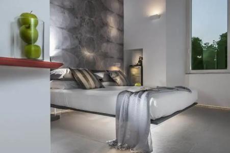 First Floor - Boutique - 1