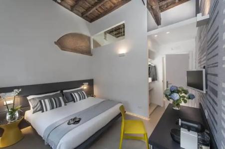 First Floor - Boutique - 3