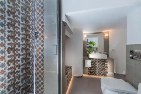 First Floor - Boutique - 58