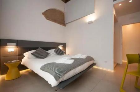 First Floor - Boutique - 50