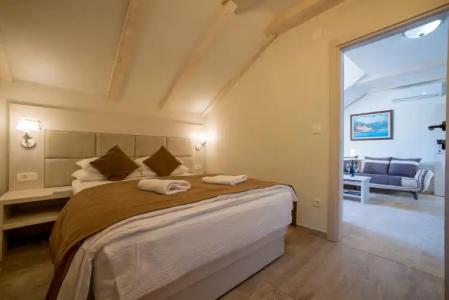 Conte & Restaurant - 87