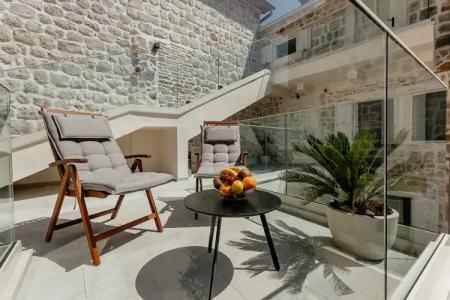 Conte & Restaurant - 66