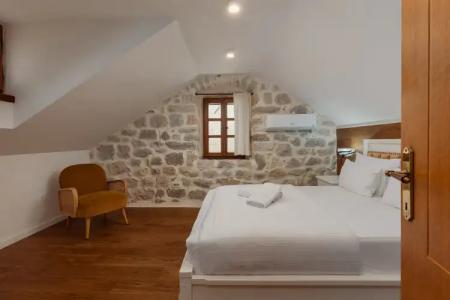 Conte & Restaurant - 105