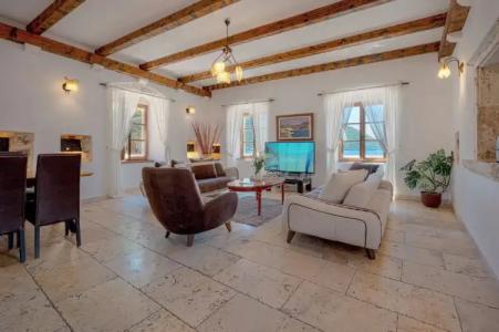 Conte & Restaurant - 1