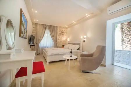 Conte & Restaurant - 77