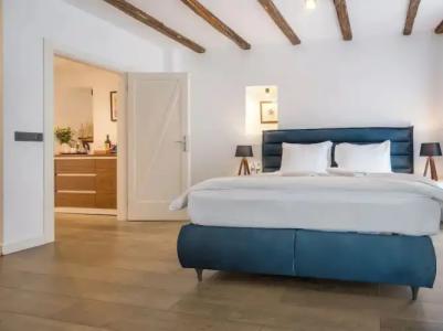 Conte & Restaurant - 3