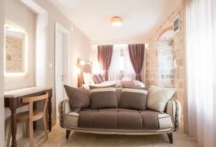 Conte & Restaurant - 52