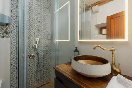 Conte & Restaurant - 111