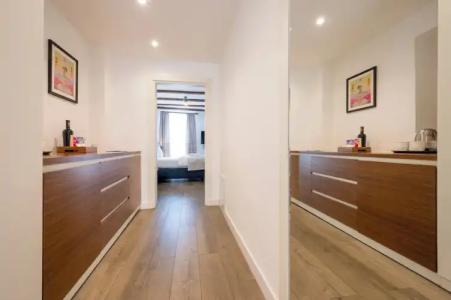 Conte & Restaurant - 33