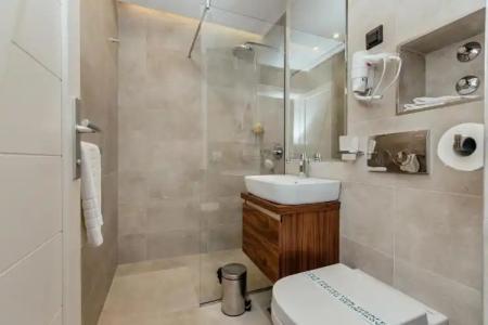 Conte & Restaurant - 47