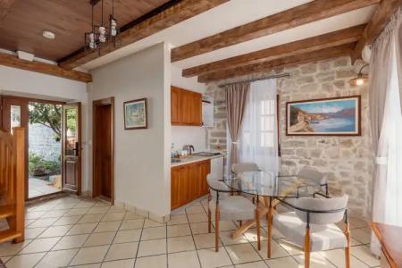 Conte & Restaurant - 109