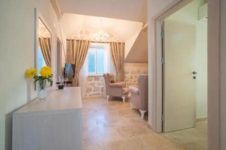 Conte & Restaurant - 62