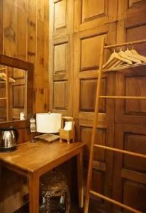 Gingerbread House B&B - 7