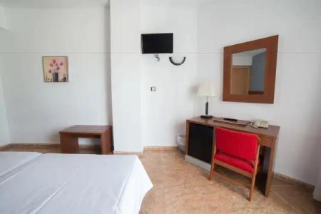 La Familia Gallo Rojo - 2