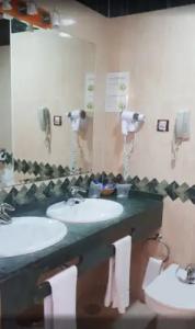 La Familia Gallo Rojo - 27